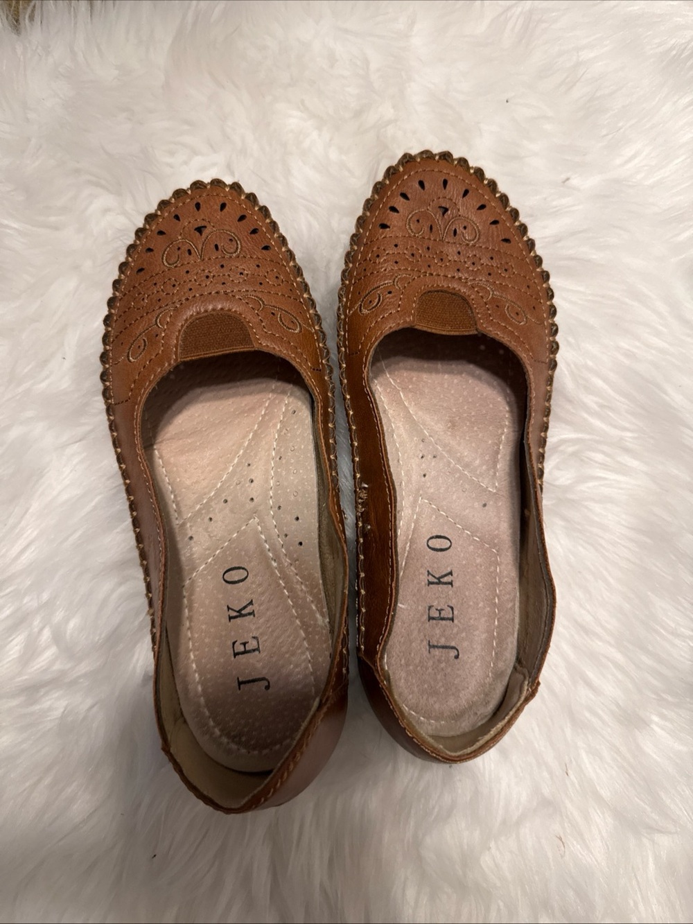 Jeko Women's Brown Perforated Slip-On Moccasin size 5